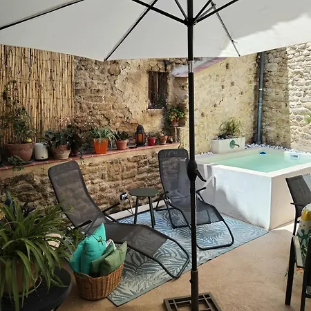 펜션 Maison De Village A Deux Pas De La Riviere