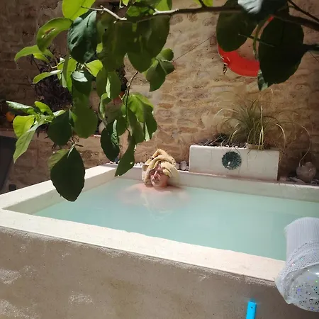 Maison De Village à Deux Pas De La Rivière Hébergement de vacances *